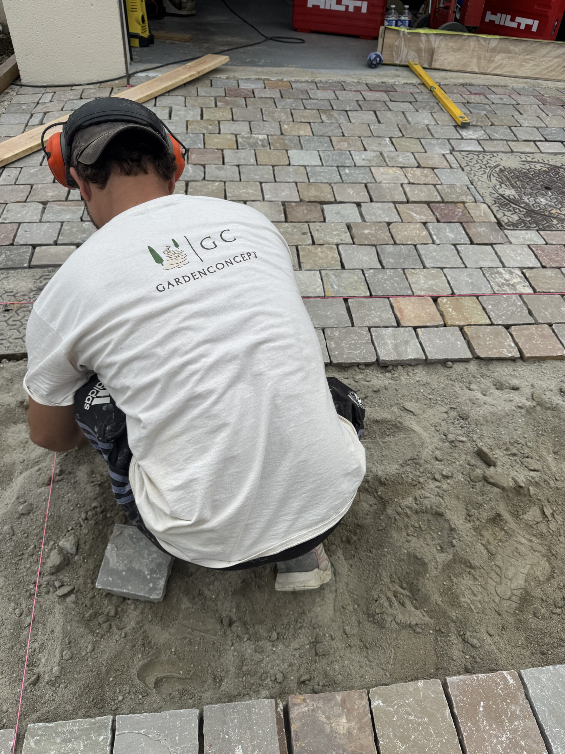 Pose de pavés par artisan paysagiste à Fresnes