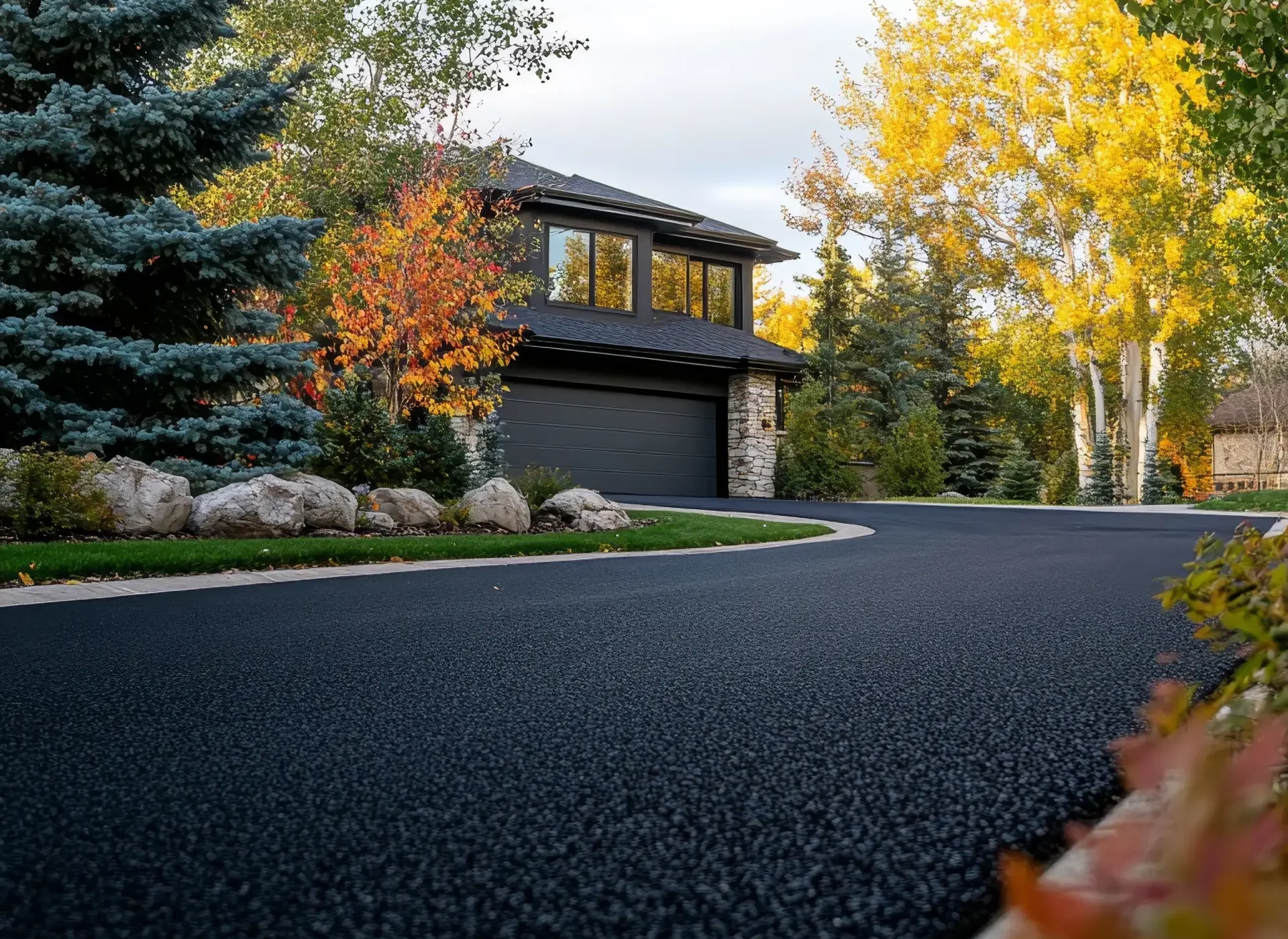 driveway-with-house-that-says-fall-side (1) driveway-with-house-that-says-fall-side (1)