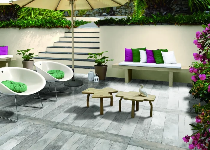 Terrasse en dalles à Sceaux avec jardin paysager